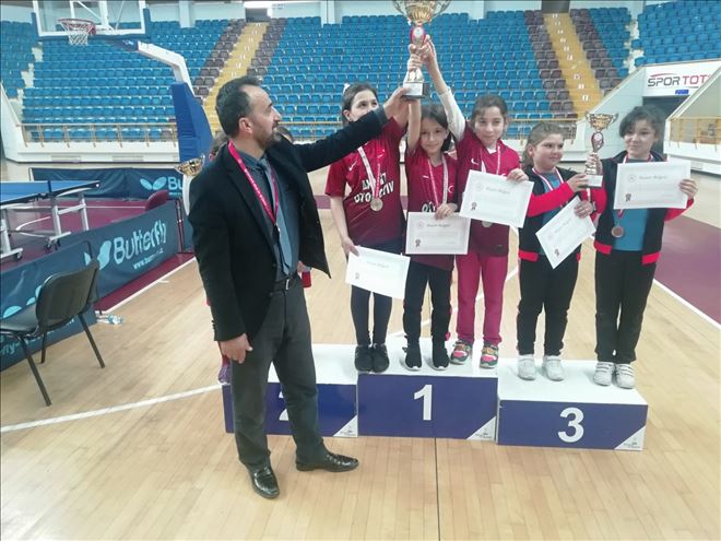 Zeki Bilge İlkokulu Trabzon Şampiyonu