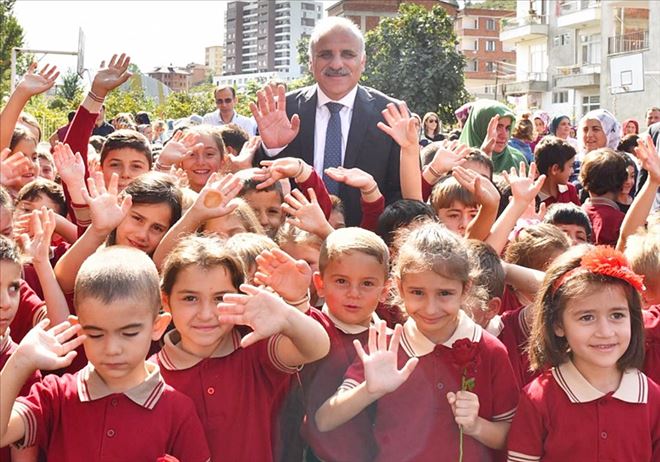 Başkan Zorluoğlu, Eğitim Camiasının ilk Ders Heyecanına Ortak oldu