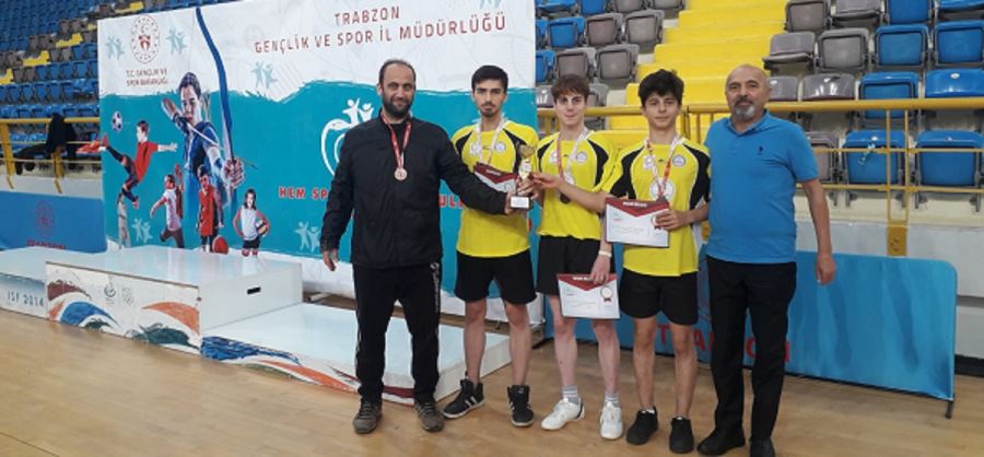 Çaykara Anadolu Lisesi Masa Tenisi Turnuvasında Trabzon İl Dördüncüsü