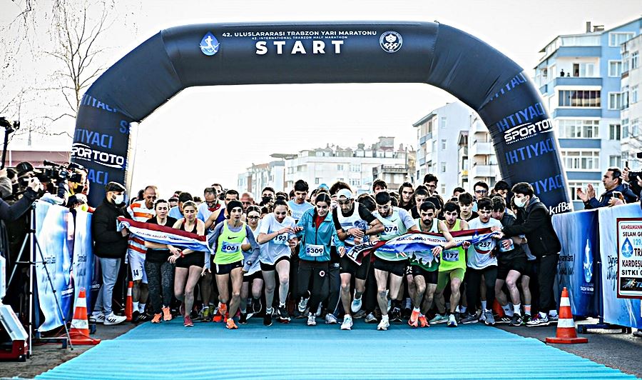 42.Uluslararası Trabzon Maratonu Koşuldu