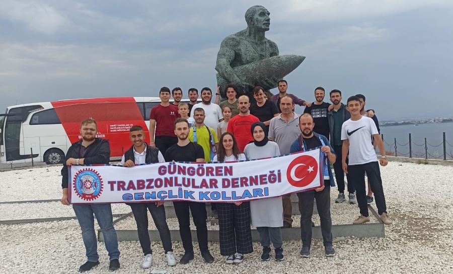 Trabzonlu gençler Çanakkale Şehitliğini ziyaret etti