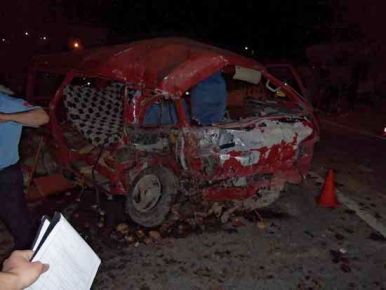 Çaykara arabası kaza yaptı: 1 ölü, 10 yaralı