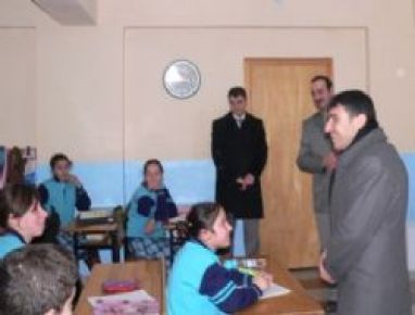 Çaykara Kaymakamı Taşkıran İlköğretim okulunu ziyaret etti