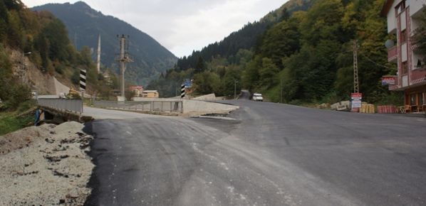 Çaykara-Uzungöl yolu asfalt çalışması Tamamlandı