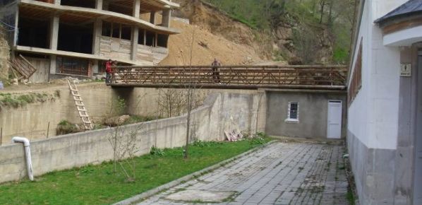 Dernekpazarı  Belediyesi  ile  Taşkıran Belediyesi arasında  yaptırılan  bir eser.