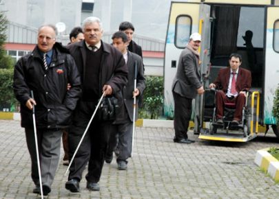 Trabzon Belediyesi engelli vatandaşların hayatlarını kolaylaştıracak yeni bir çalışma başlattı.