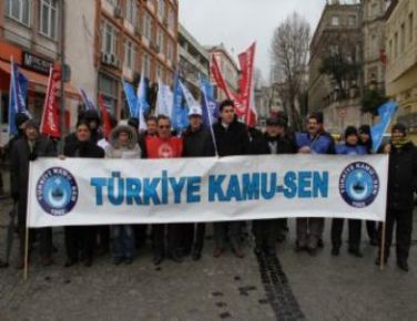 Trabzon`da Memurlar işi bıraktı