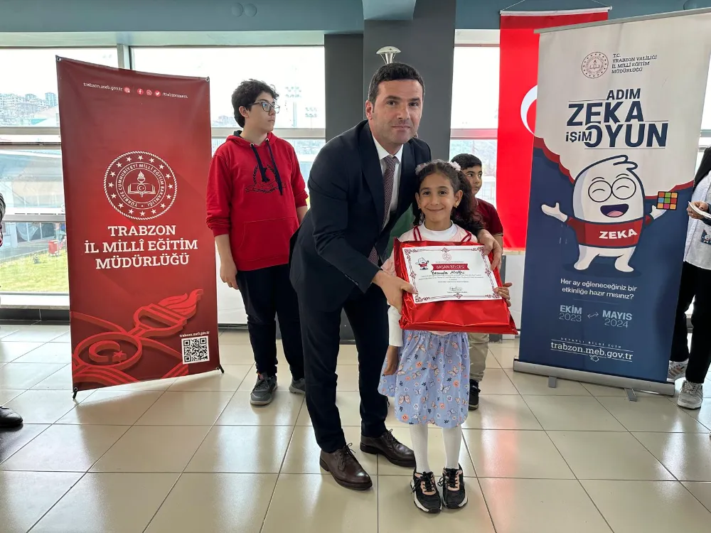 Zeki Bilge İlkokulu Öğrencisi Besmele Alioğlu,Zeka oyunları yarışmasında Trabzon İl Birincisi