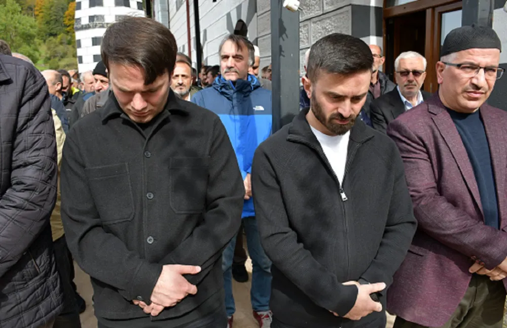 Uzungöl,Yaşayan Çınarını Son Yolculuğuna Uğurladı