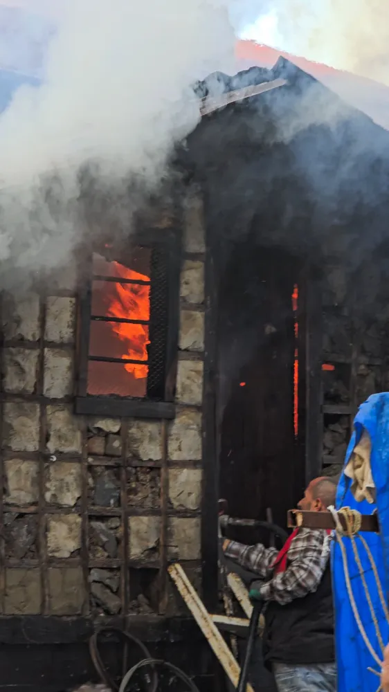 Çaykara İlçesinde Korkutan Yangın