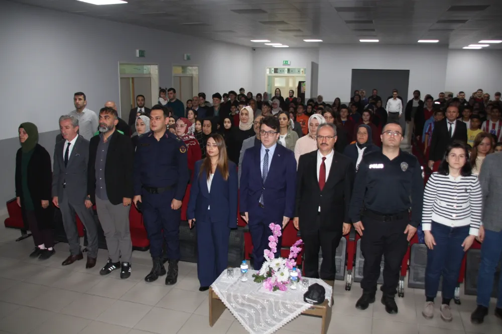 Dernekpazarı İlçesinde Öğretmenler Günü Kutlandı.