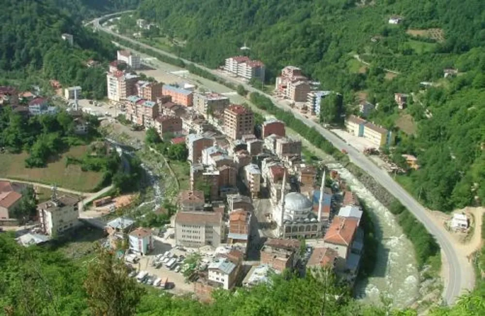 Çaykara İlçesinde Bir Günde Üç Cenaze