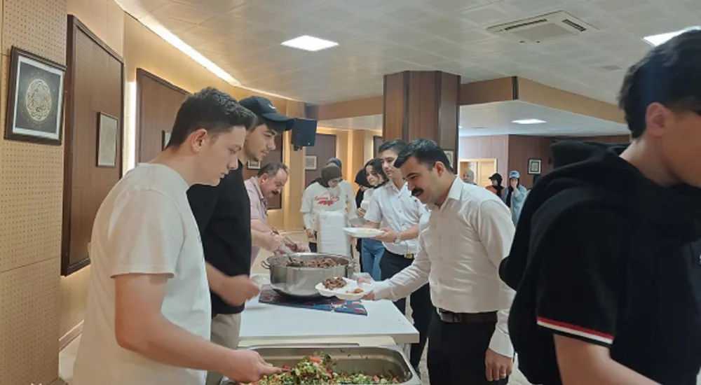Kaymakam Sapmaz,Sultanmurat Yaylasında DYK Kursuna Devam Eden Öğrenciler İle Buluştu.