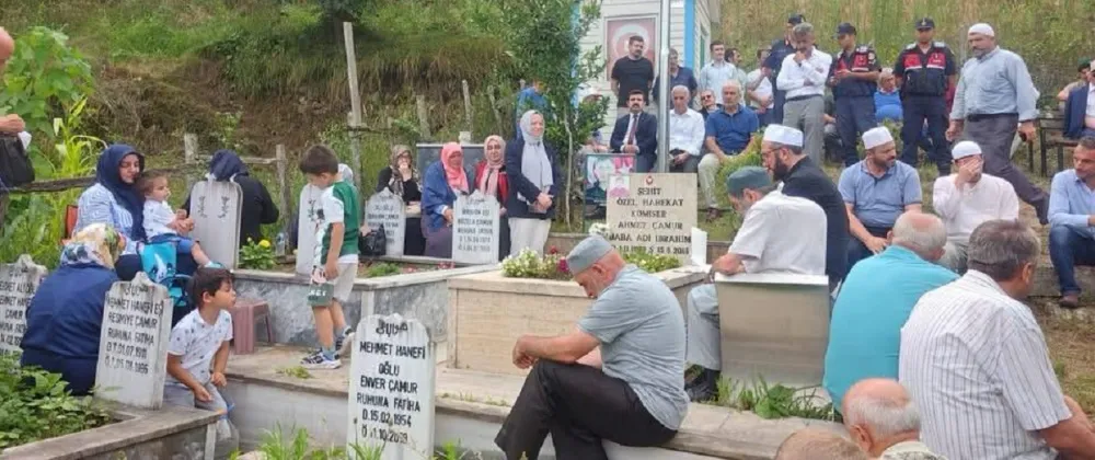 Trabzon Şehidini Kabri Başında Andı