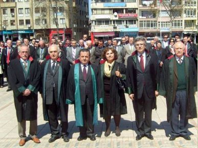 ?5 Nisan Avukatlar Günü? Trabzon`da düzenlenen etkinlikle kutlanıyor. 