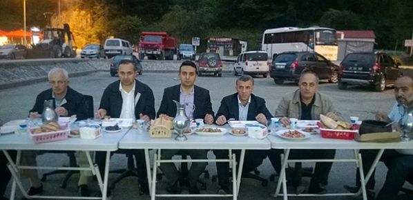 Başkan`dan Öğrencilere İftar Yemeği