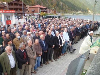 Emine İnce Dualarla Uğurlandı