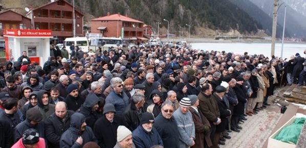 Eski Uzungöl Belediye Başkanı Toprağa Verildi 