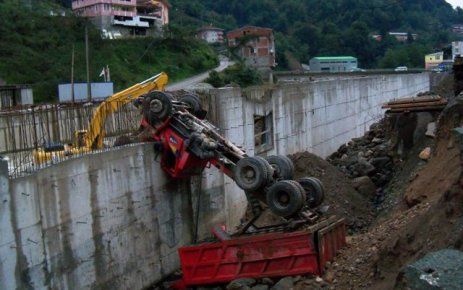 Of çaykara yolunda kaza