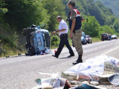 Ordu-Trabzon yolunda kaza üç ölü!