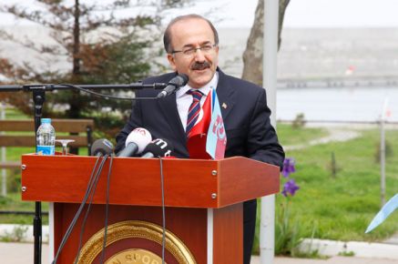 Şampiyonluk anıtı onay bekliyor