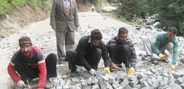 Uzungöl-Demirkapı Yolu Yapım Çalışması Devam Ediyor 